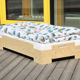 Smrková dětská stohovací postýlka.