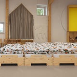 Smrková dětská stohovací postýlka.