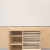 Dětská komoda pro výtvarné potřeby.