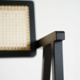 Černá dubová jídelní židle s čalouněným sedákem Wien.