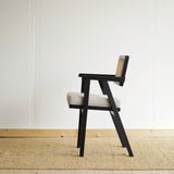 Černá dubová jídelní židle s čalouněným sedákem Wien.