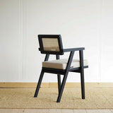 Černá dubová jídelní židle s čalouněným sedákem Wien.