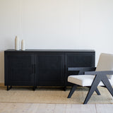 Černá dubová komoda s ratanem Donau.