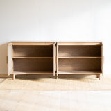 Dubová komoda s ratanem Dobling.