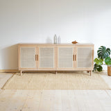 Dubová komoda s ratanem Dobling.