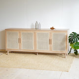 Dubová komoda s ratanem Dobling.