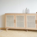 Dubová komoda s ratanem Dobling.