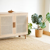 Dubová komoda s ratanem Dobling.