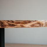 Dubový monolitický stůl Dunk.