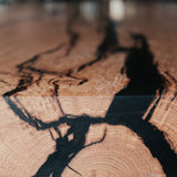 Dubový monolitický stůl Dunk.