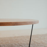 Dubový konferenční stolek Herum.