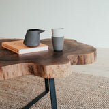 Ořechový konferenční stolek Nuss.