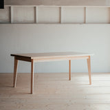 Jídelní stůl Manier.