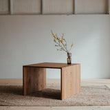 Dubový konferenční stolek Kubus.