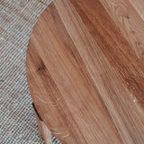 Kruhový dubový konferenční stolek Ritual.