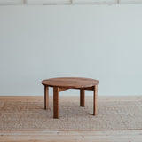 Kruhový dubový konferenční stolek Ritual.