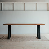 Dubový jídelní stůl Formig Metall.