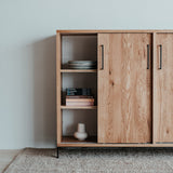 Dubová police Hoch.