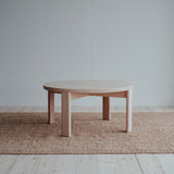 Kruhový jasanový konferenční stolek Ritual.