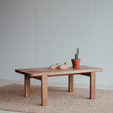 Dubový konferenční stolek Ritual.