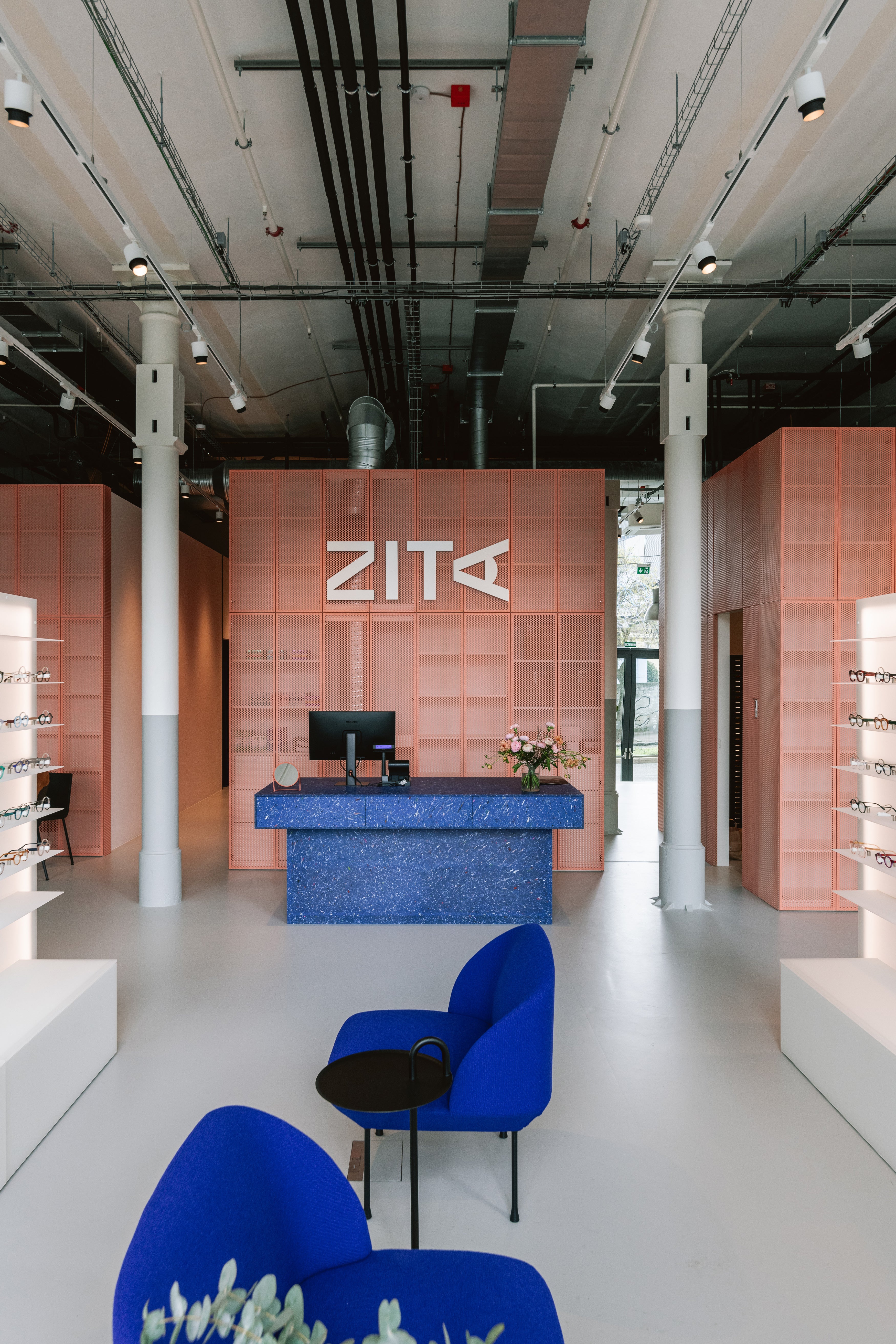 jsme odborníci i na komerční projekty